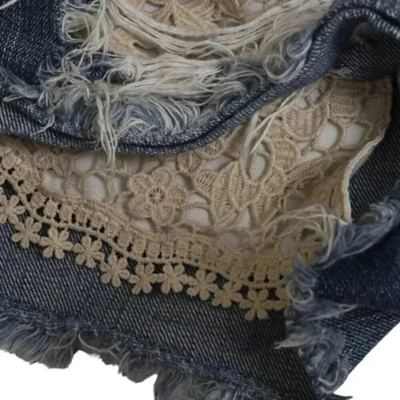 American Eagle Festival High Rise Jean  Shorts Embroidery Distressed Size 2 - Picture 12 of 13